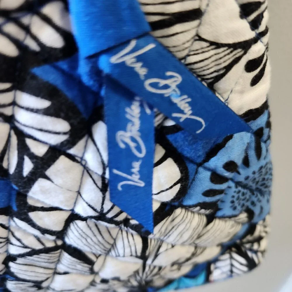 476. Vera Bradley Blue Floral Cross Body Bag - Picture 6 of 8